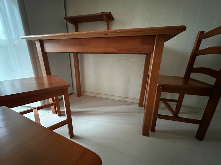Mesa madeira cozinha + 3 cadeiras madeira