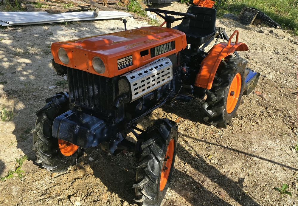 Trator kubota b7000
