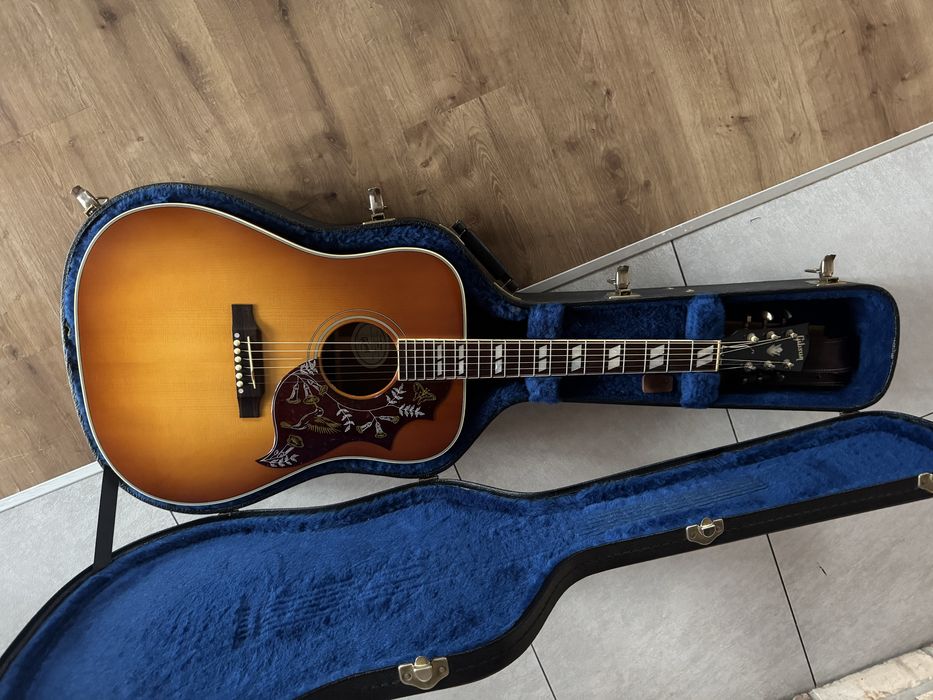 Gibson hummingbird