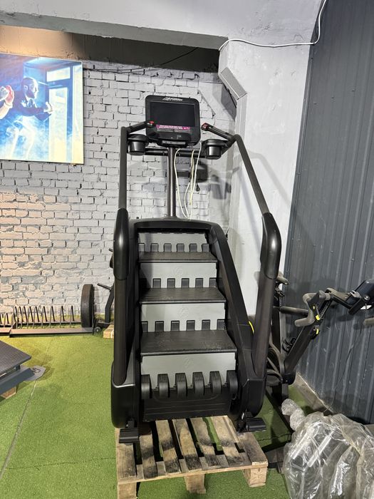 Ступеньки , лестница , степпер Climb Life Fitness SE 2 FulHd