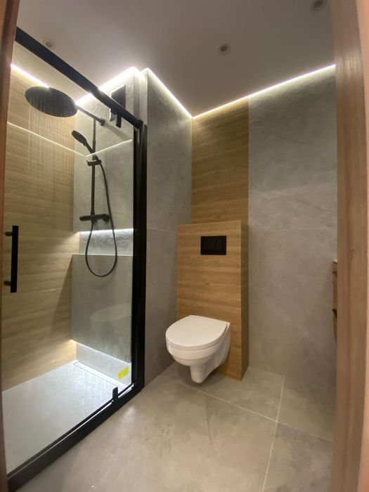 Płytkarz, glazurnik. Układanie płytek.  Remont łazienki.