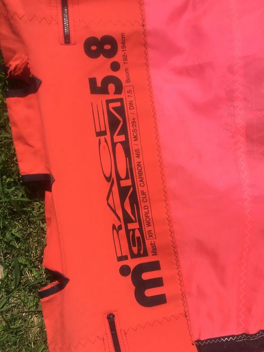 Vela Mistral 5.8 com 4 cambers