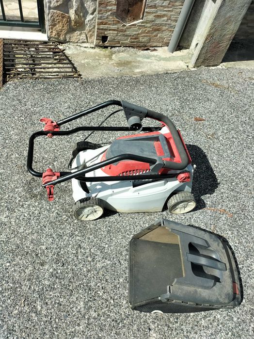 Corta relvas eléctrico