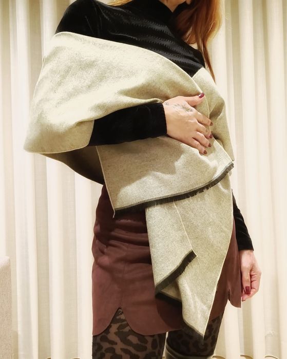 Echarpe sem uso minimalista