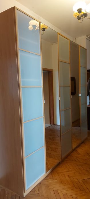 Szafa beżowa z lustrami z Ikea