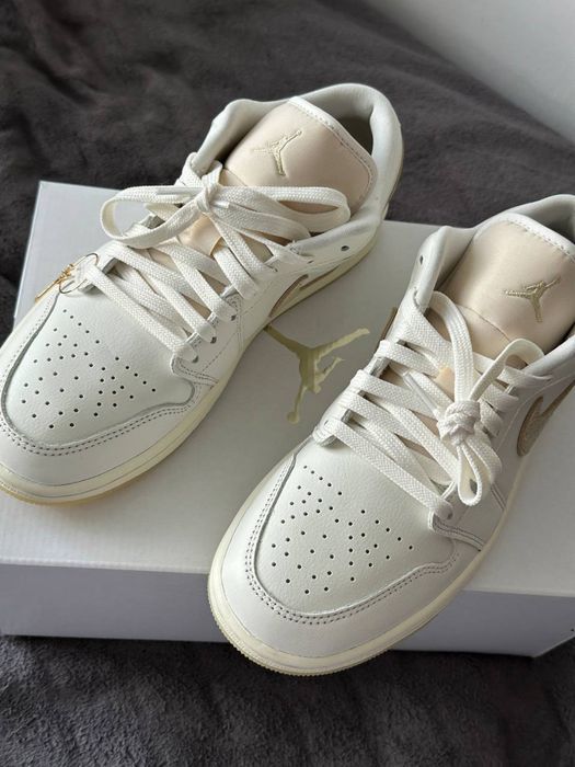 Нові Кросівки Nike Jordan 1 розмір 40,5 26см замовляла в Польщі, не підійшов розмір