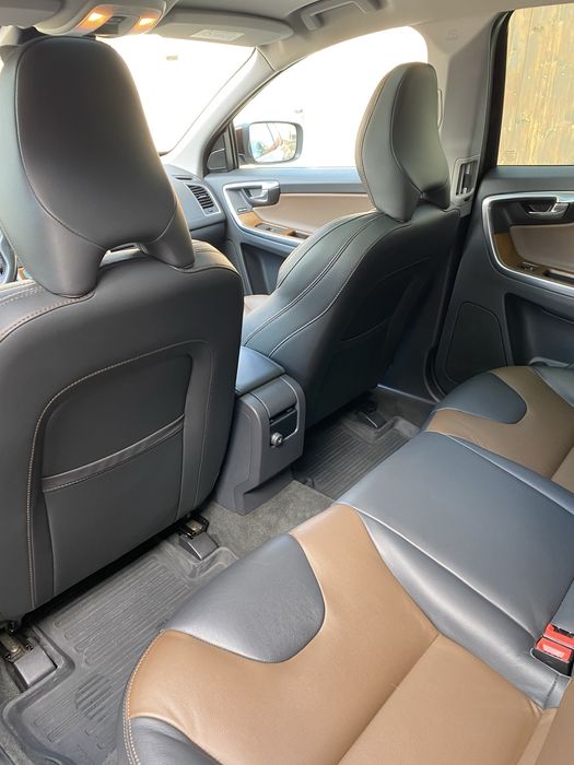 Volvo xc 60.  2,4 D  4 x 4
