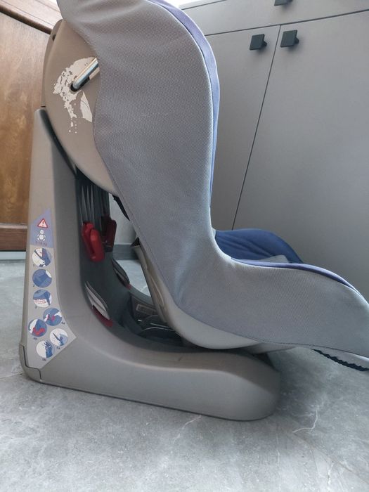 Автокрісло дитяче Chicco Artsana Universal 9-18kg