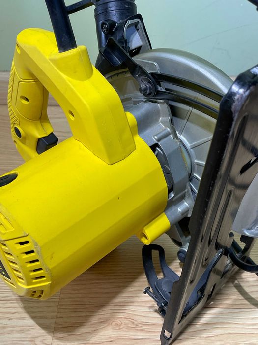 Stanley STSC1618 Дискова пила (циркулярка) 1600W