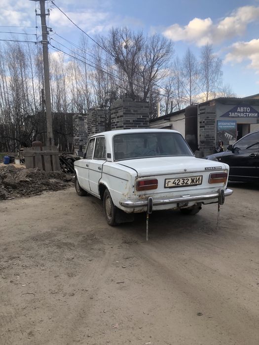 Один лотом продам 2 машини жигуль 3 і лада 9