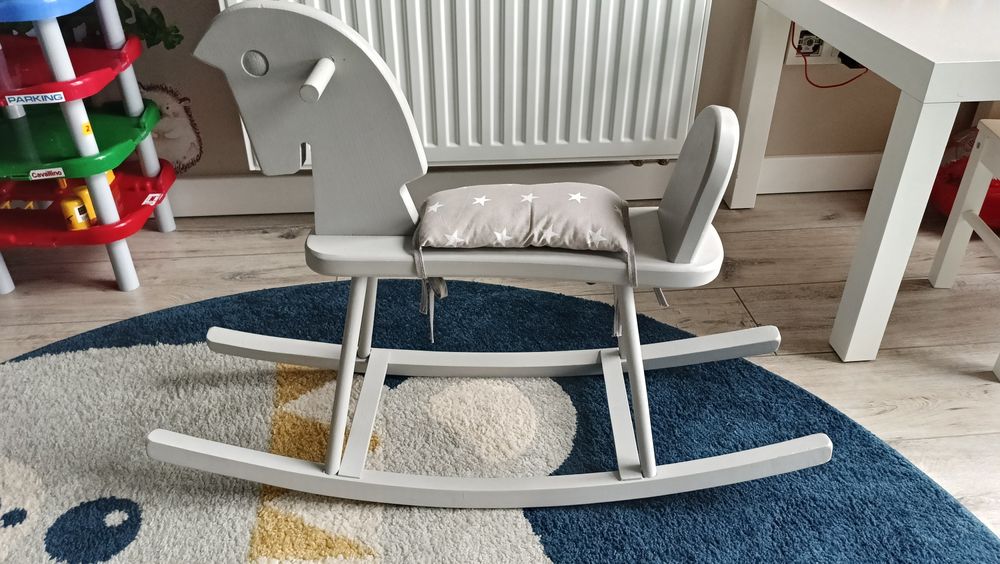 Drewniany Konik na Biegunach z Ozdobna  Poduszks