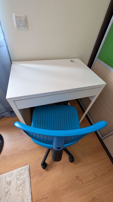 Vende secretaria e cadeira ikea
