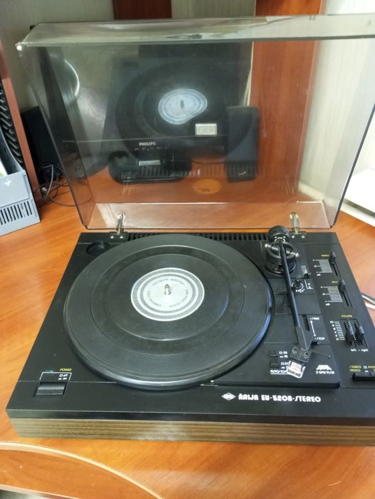 Проигрыватель винила.