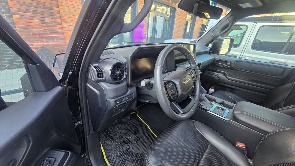 Toyota Land Cruiser 250, 2024 roga