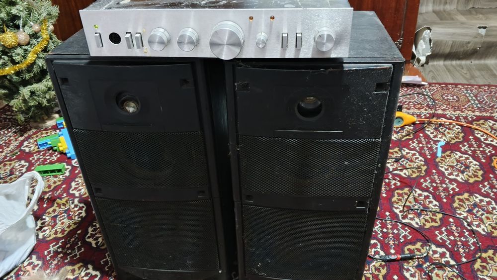 Продам колонки з підсилювачем