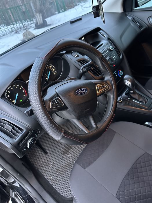 Форд фокус 2016 рік автомат 98 тис пробіг