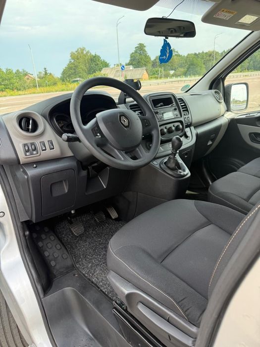 Renault Traffic Оригінальний пасажир 9 місць