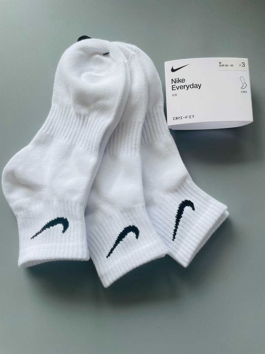 Skarpetki bawełniane Nike 6 par – unisex, białe, średniej długości