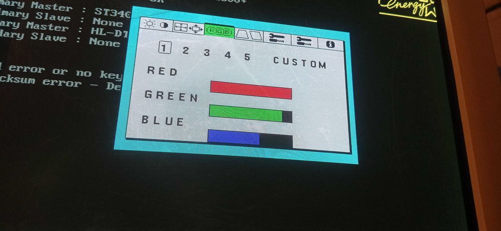 Monitor NEC MultiSync FE700