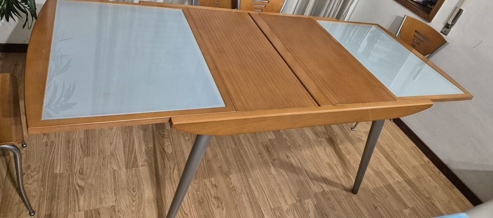 Mesa de jantar extensível