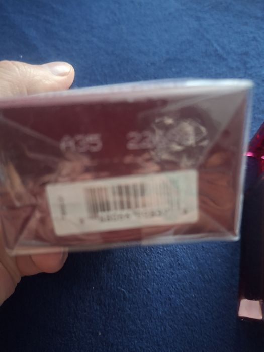 Nowe zafoliowane perfumy