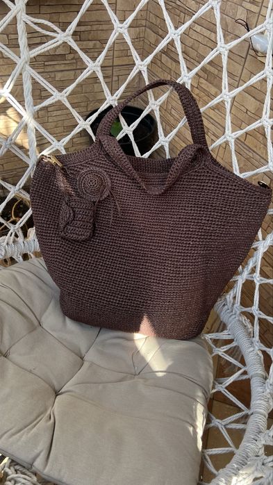 Жіноча сумка із рафіі.