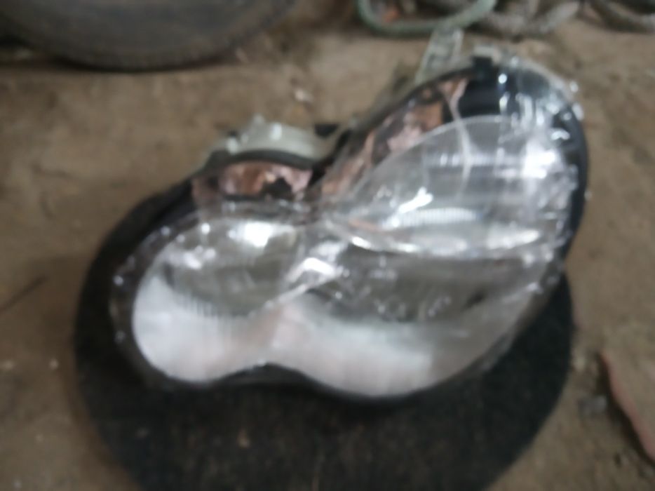 Farol Mercedes Benz