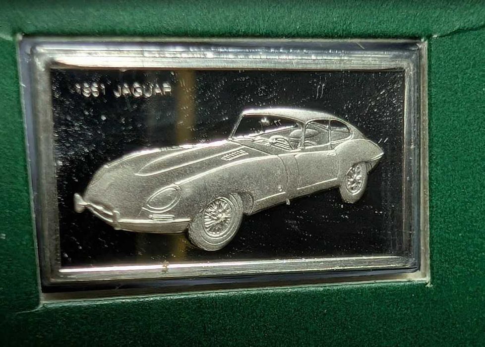 Коллекционная миниатюрная машинка  1975 год Jaguar 1961 .Silver 925