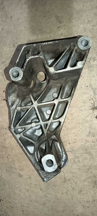 Кронштейн подушки двигуна audi a3 8l seat toledo ii 2 golf iv 4 1. 6