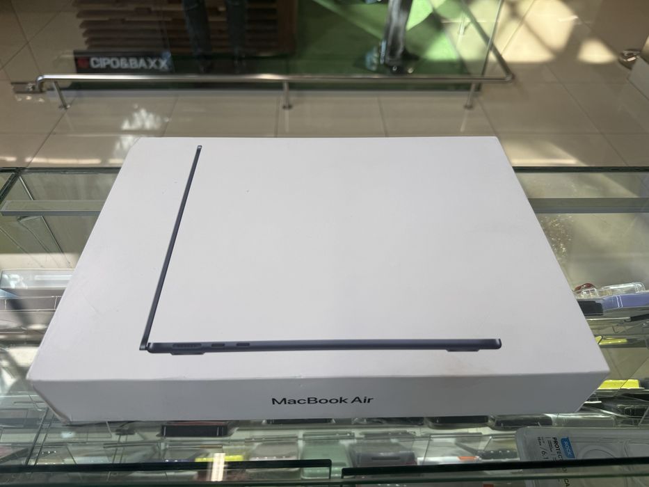 Macbook Air M4 16/256gb Midnight icloud