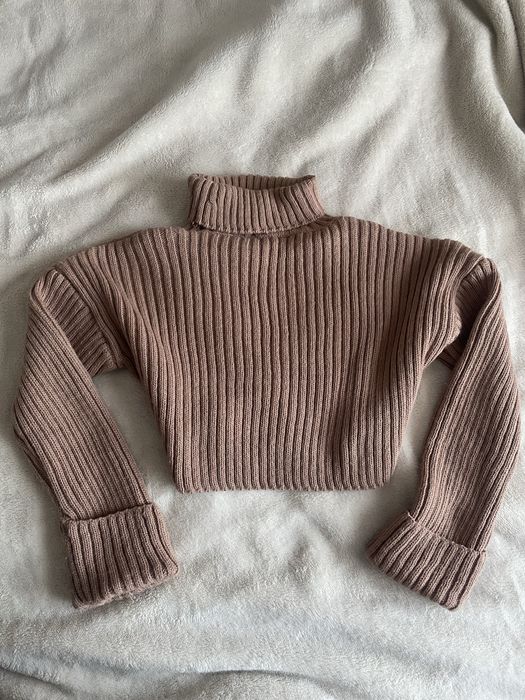 Светр укорочений