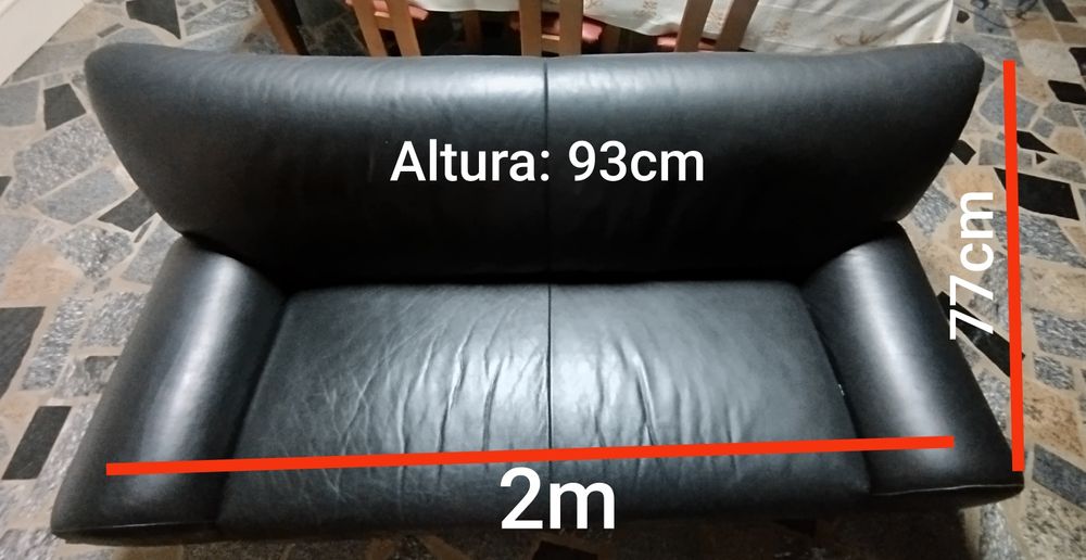Sofá em pele preto em bom estado