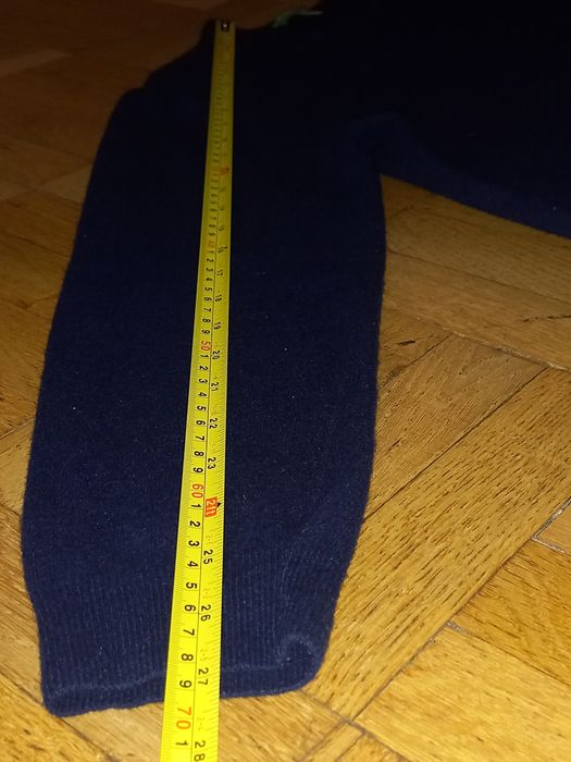 Продам свитер шерсть Benetton p S