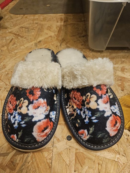Kapcie damskie  38
