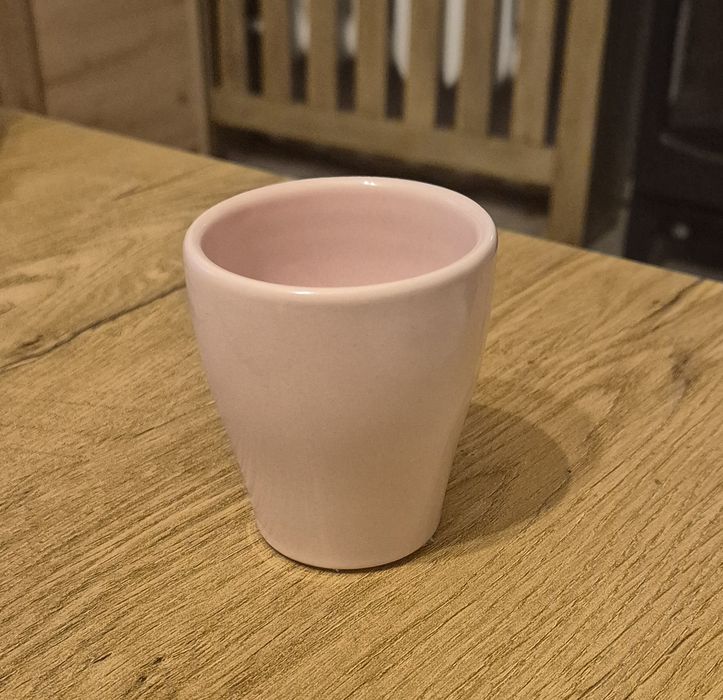 Mała osłonka na doniczkę ceramika