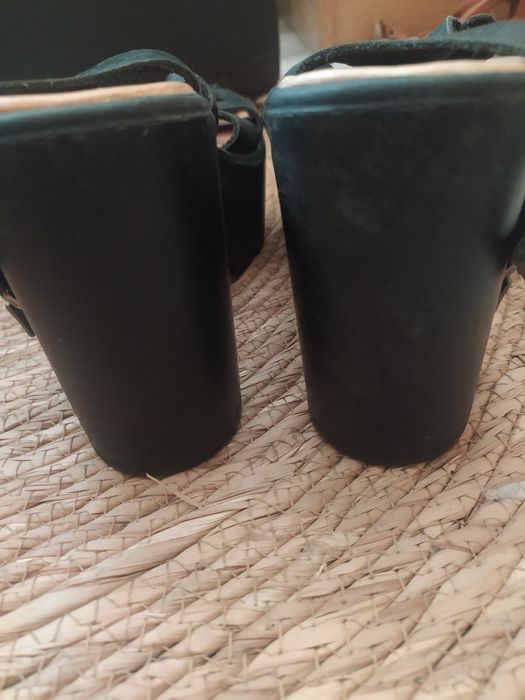 Sandálias salto alto camel e pretas - tam. 36