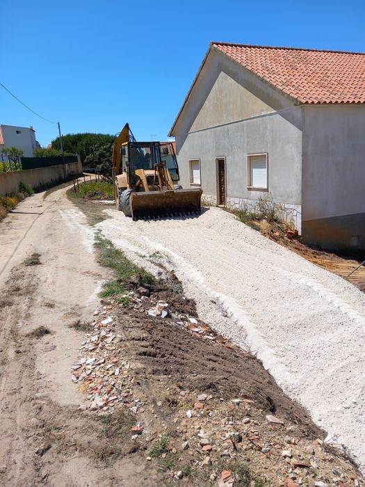 Serviço de Retroescavadora