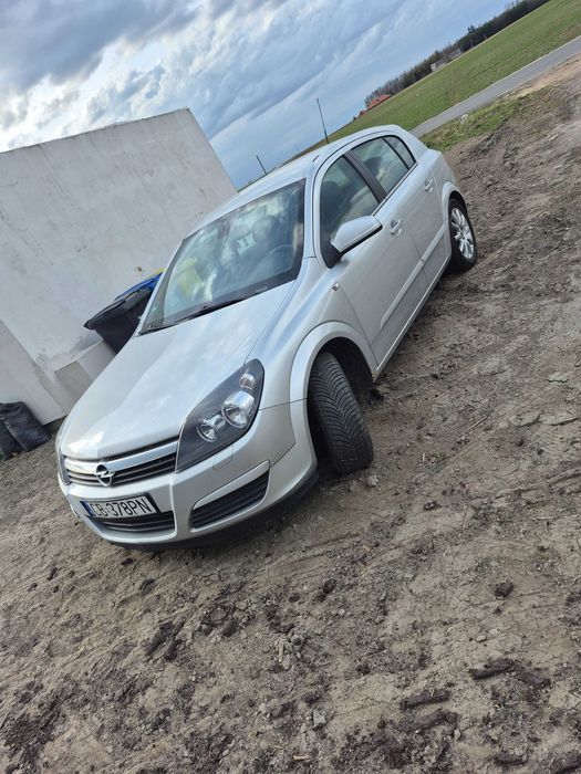Opel Astra 2005 Srebrna