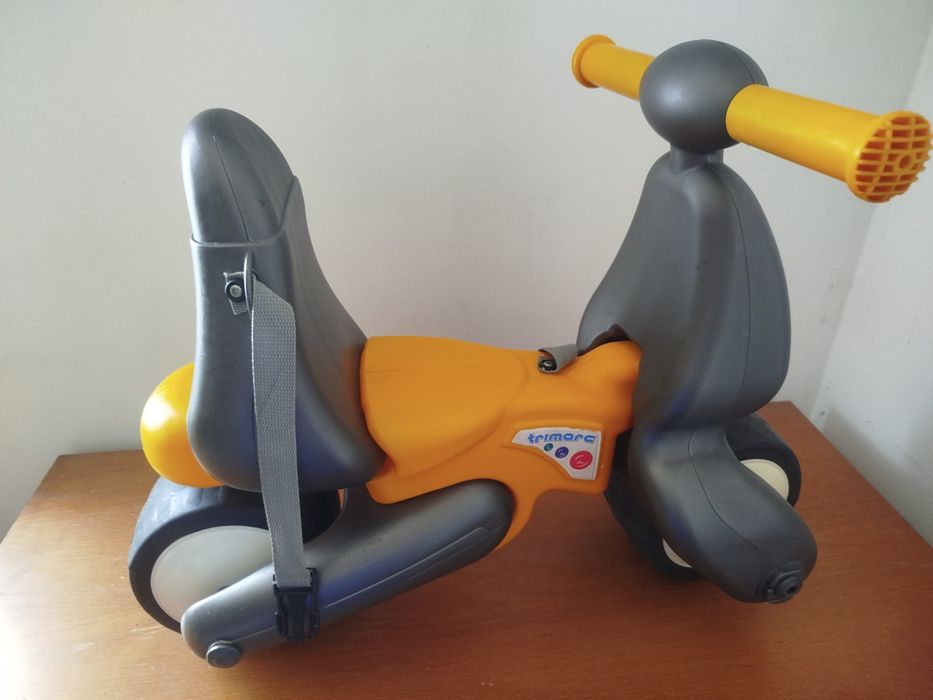 Mota de brincar criança