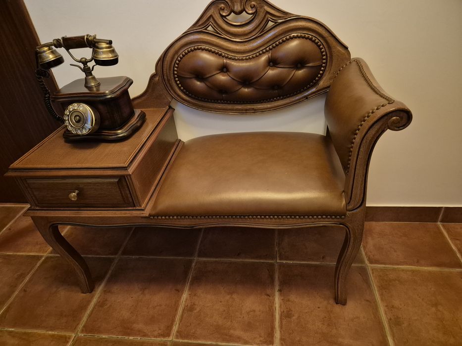 Móvel antigo, cadeira em couro