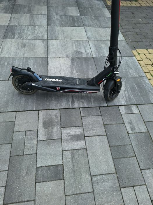 Hulajnoga elektryczna  ducati Pro 3
