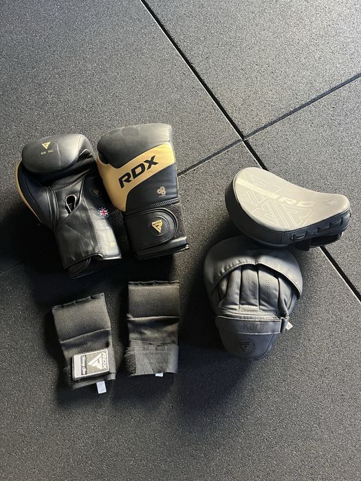 Kit de boxe RDX luvas, luvas internas e plastrons