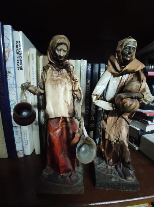 Figuras em pasta de papel  artesanal,  oficios, mesa jogo dobrável
