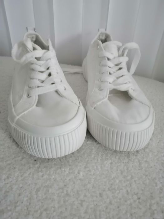 Sneakersy białe 39