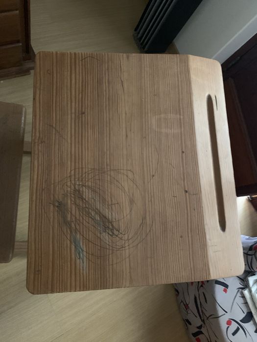 Secretária antiga da escola primária