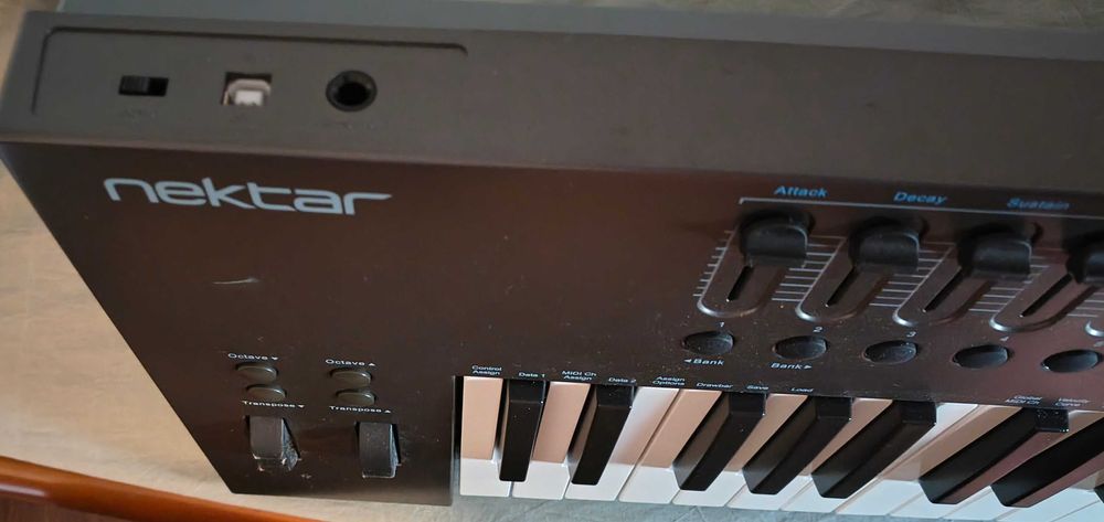 teclado Nektar impact LX61+