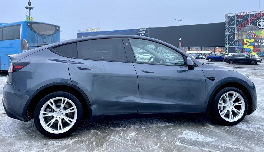 Продається Tesla Model Y Long Range