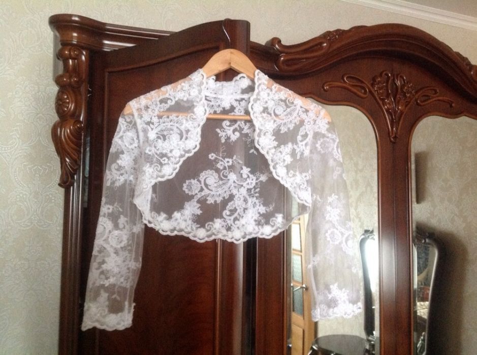 Балеро свадебное нарядное белого цвета