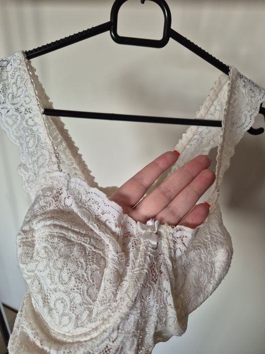 Koronkowa braletka ecru 38 M biały top bieliźniany