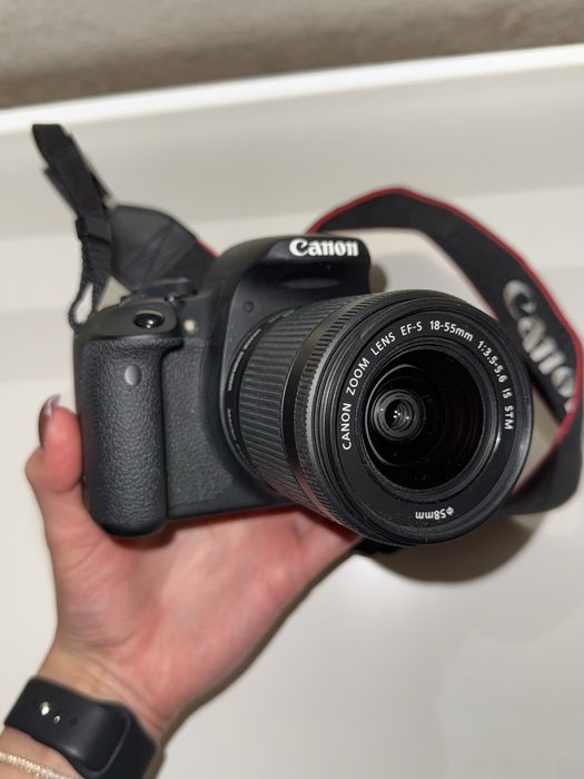 Lustrzanka canon EOS 700d